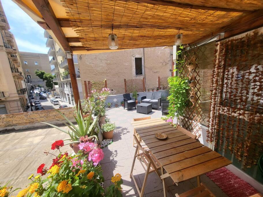 Casetta Poli- Appartamento Con Terrazza - Centro Storico Palermo Exteriör bild