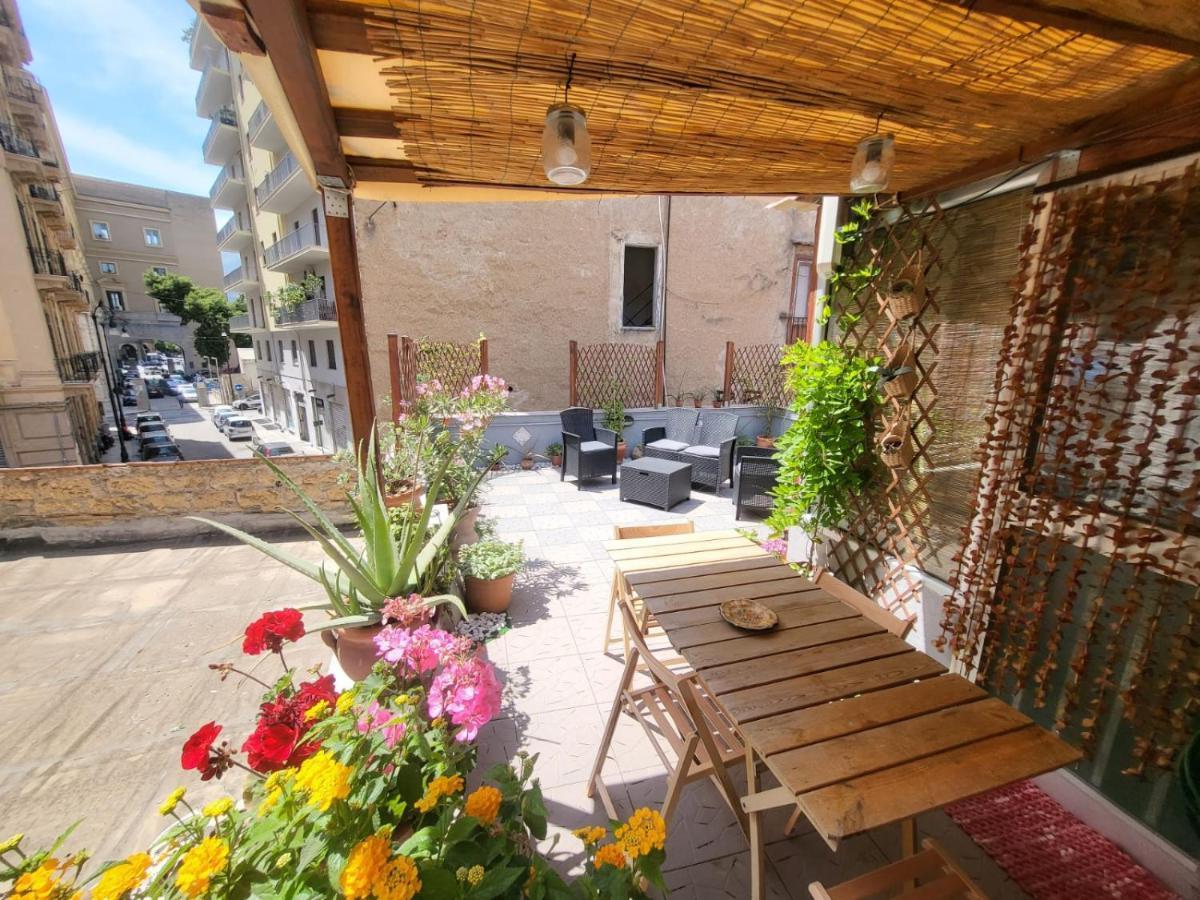 Casetta Poli- Appartamento Con Terrazza - Centro Storico Palermo Exteriör bild